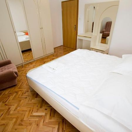 Holiday Home Макарска Экстерьер фото
