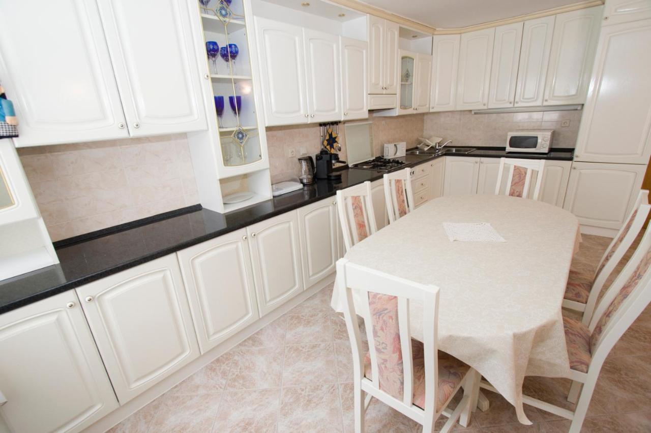 Holiday Home Макарска Экстерьер фото